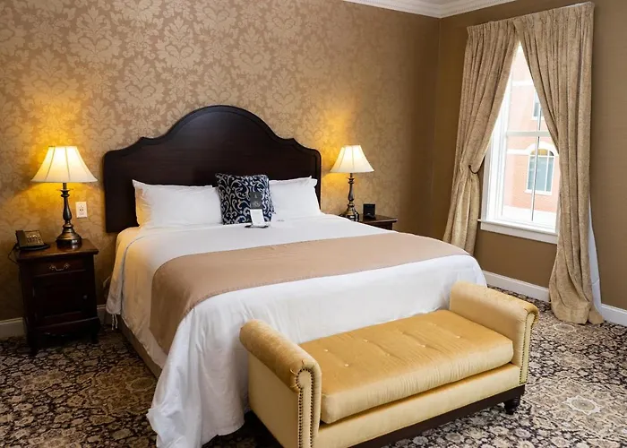 The Mount Vernon Grand Hotel